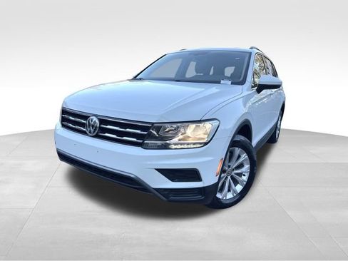 Used 2019 Volkswagen Tiguan SE w/ Panoramic Sunroof Package image 9