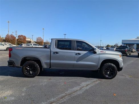 Used 2023 Chevrolet Silverado 1500 LT Trail Boss w/ Convenience Package II image 2