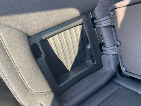 New 2025 GMC Sierra 1500 Elevation image 16