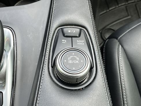 Used 2019 INFINITI QX50 Luxe w/ Navigation Package image 11