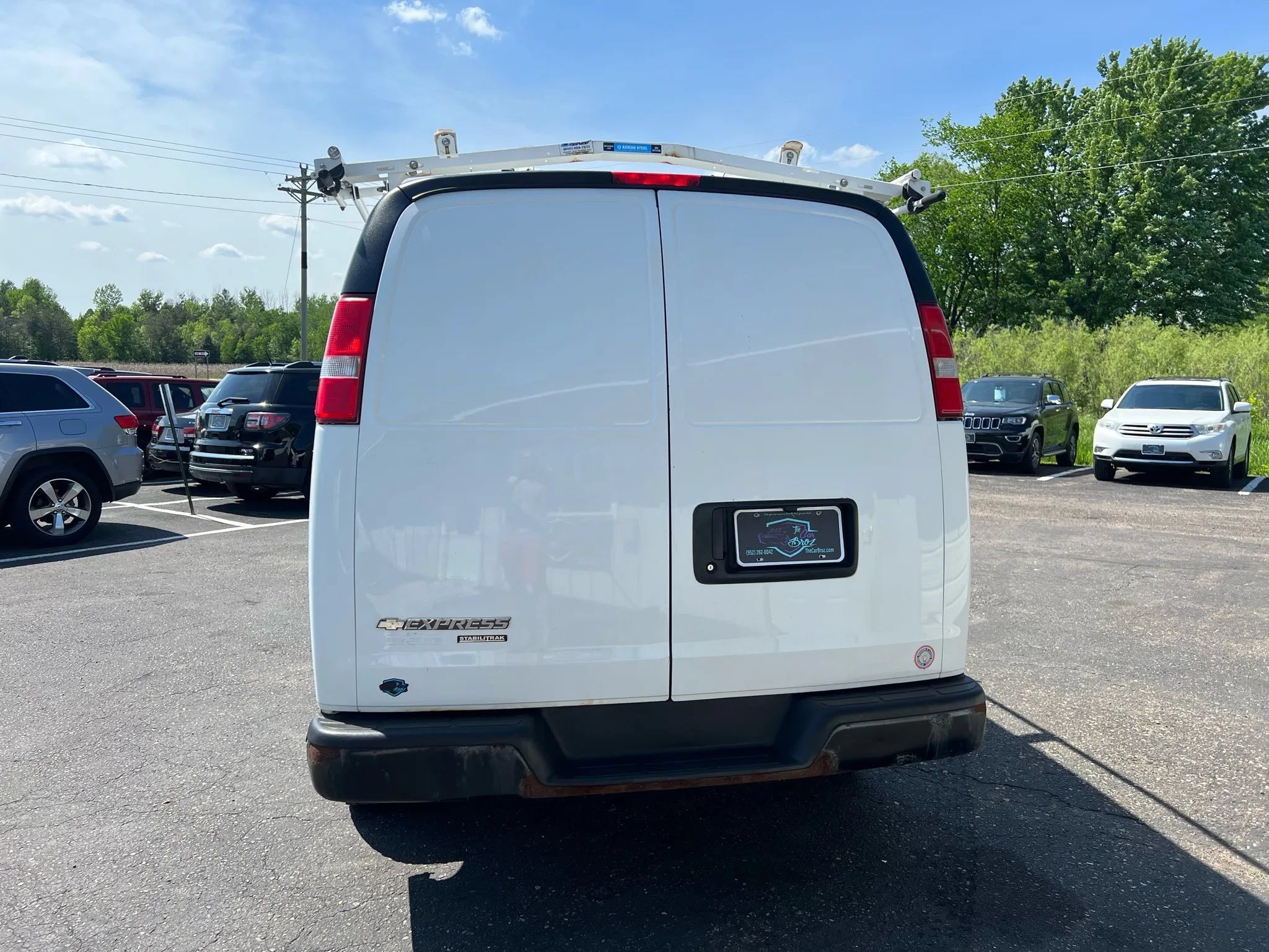 Used 2015 Chevrolet Express 2500 RWD image 6