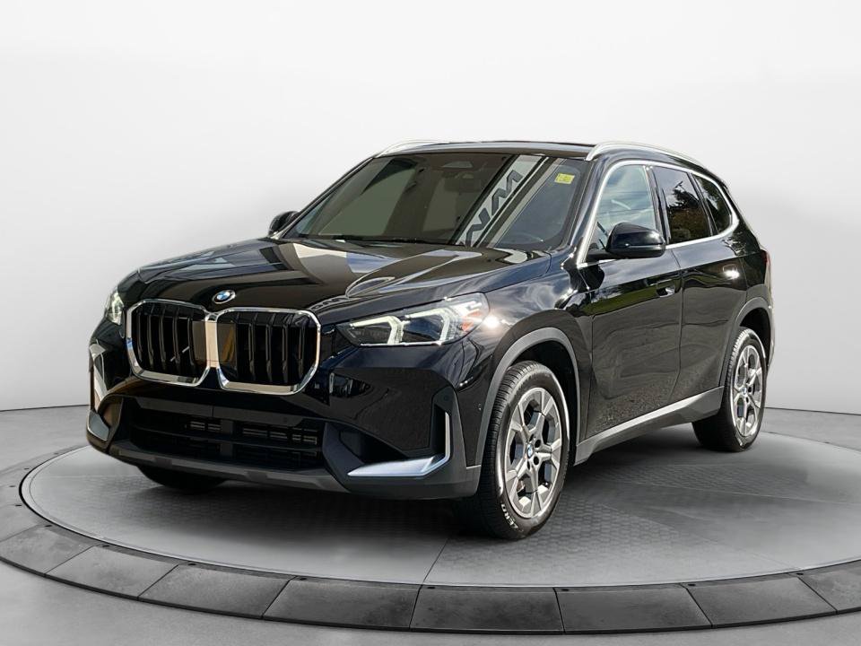 Used 2023 BMW X1 xDrive28i AWD/4WD image 3
