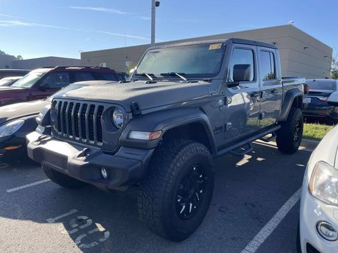 Used 2020 Jeep Gladiator Sport w/ Quick Order Package 24S AWD/4WD image 2