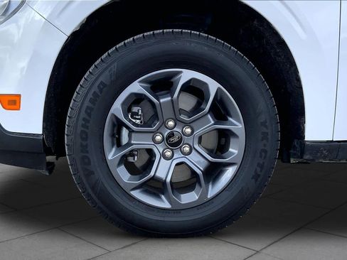 Used 2025 Ford Maverick XLT image 11