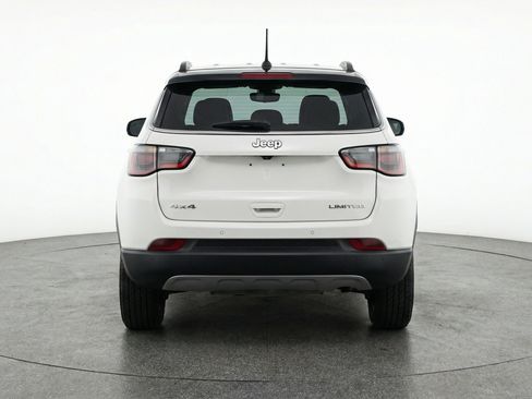 Used 2025 Jeep Compass Trailhawk image 7