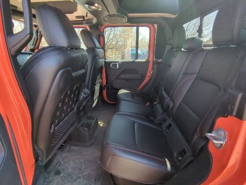 Used 2023 Jeep Gladiator Rubicon AWD/4WD image 17