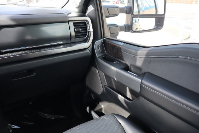 Used 2024 Ford F250 Lariat w/ Lariat Ultimate Package AWD/4WD image 13