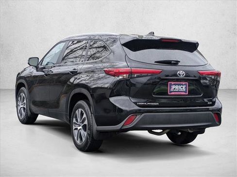Used 2023 Toyota Highlander XLE image 8