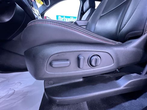 Used 2023 Chevrolet Traverse RS AWD/4WD image 13