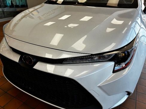 Used 2022 Toyota Corolla LE FWD image 9