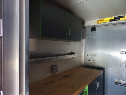 Used 2016 Ford E-450 and Econoline 450 Super Duty image 23