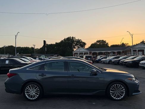 Used 2019 Toyota Avalon Limited w/ Advanced Safety Package FWD image 13