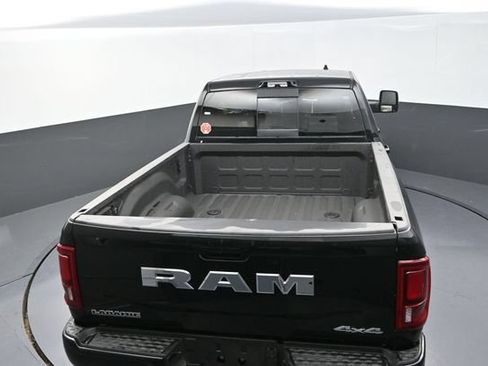 New 2026 RAM 2500 Laramie AWD/4WD image 17