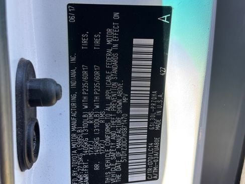 Used 2017 Toyota Sienna XLE w/ XLE Navigation Package FWD image 10