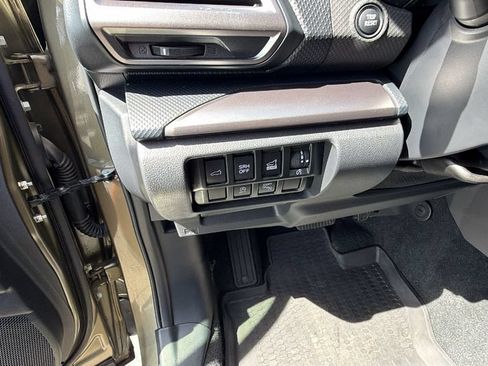 Used 2024 Subaru Forester Premium AWD/4WD image 30