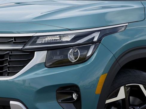 New 2026 Kia Seltos S image 3