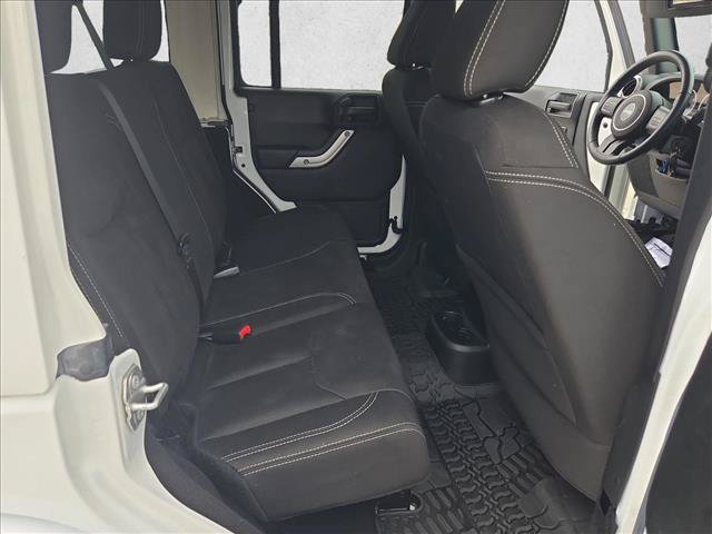 Used 2017 Jeep Wrangler Unlimited Sahara AWD/4WD image 18