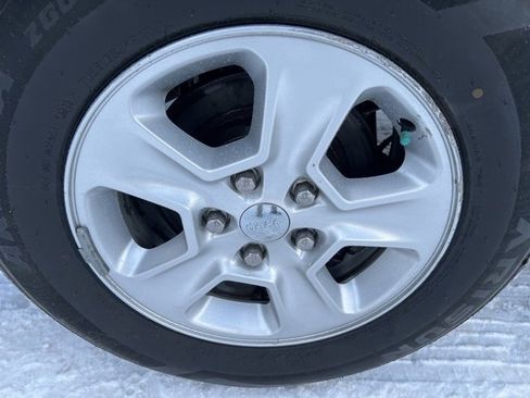 Certified 2016 Jeep Grand Cherokee Laredo w/ Quick Order Package 23E image 7