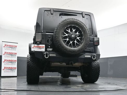 Used 2013 Jeep Wrangler Unlimited Sahara w/ Connectivity Group AWD/4WD image 33