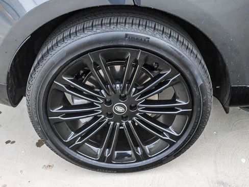 New 2025 Land Rover Range Rover Long Wheelbase SE image 13