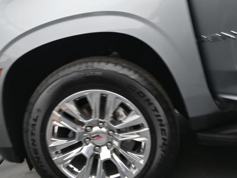 Used 2025 GMC Yukon Denali RWD image 17