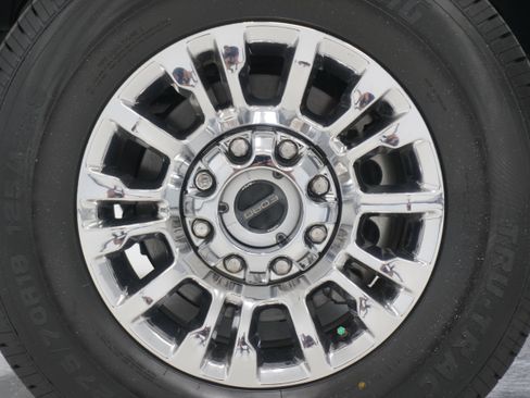 Used 2020 Ford F250 XLT w/ XLT Premium Package image 28