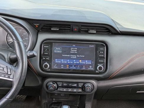 Used 2021 Nissan Kicks SR w/ SR Premium Package FWD image 18