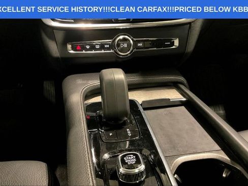 Used 2022 Volvo V90 B6 Cross Country image 32