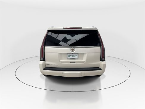 Used 2015 Cadillac Escalade Premium image 7