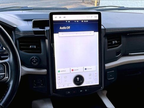 Certified 2023 Ford Expedition Platinum image 6