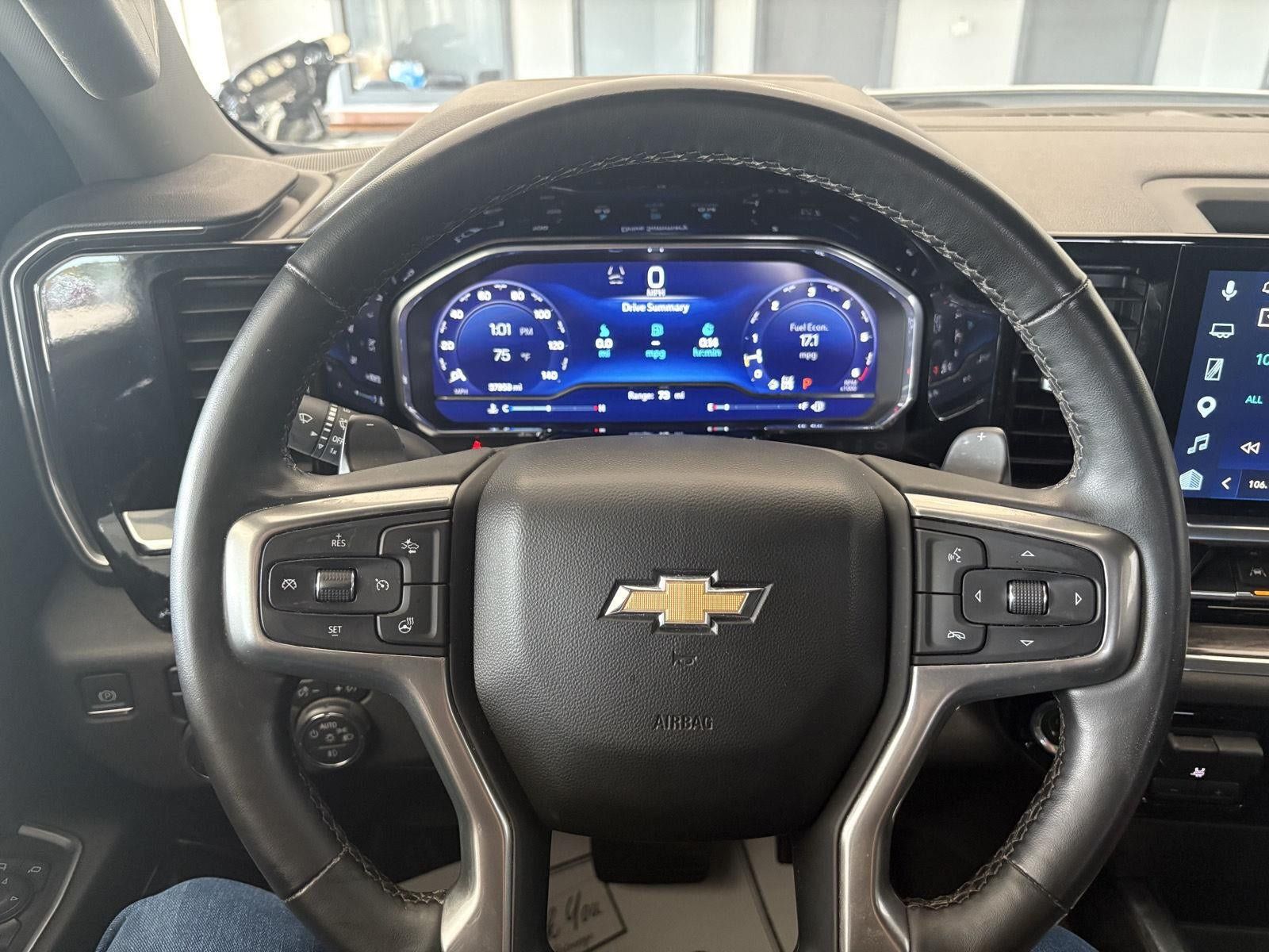 Used 2023 Chevrolet Silverado 1500 LTZ AWD/4WD image 16