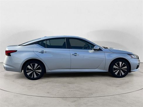 Used 2022 Nissan Altima 2.5 SV image 6