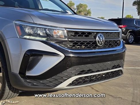 Used 2022 Volkswagen Taos SE FWD image 8