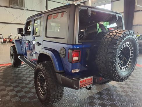 Used 2020 Jeep Wrangler Unlimited Sahara AWD/4WD image 5