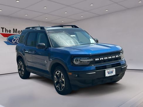 Used 2024 Ford Bronco Sport Outer Banks w/ Tech Package AWD/4WD image 3