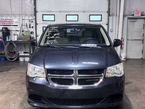 Used 2014 Dodge Grand Caravan SE w/ Quick Order Package 29E SE FWD image 3