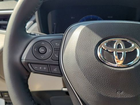 Used 2026 Toyota Corolla Cross LE FWD image 21