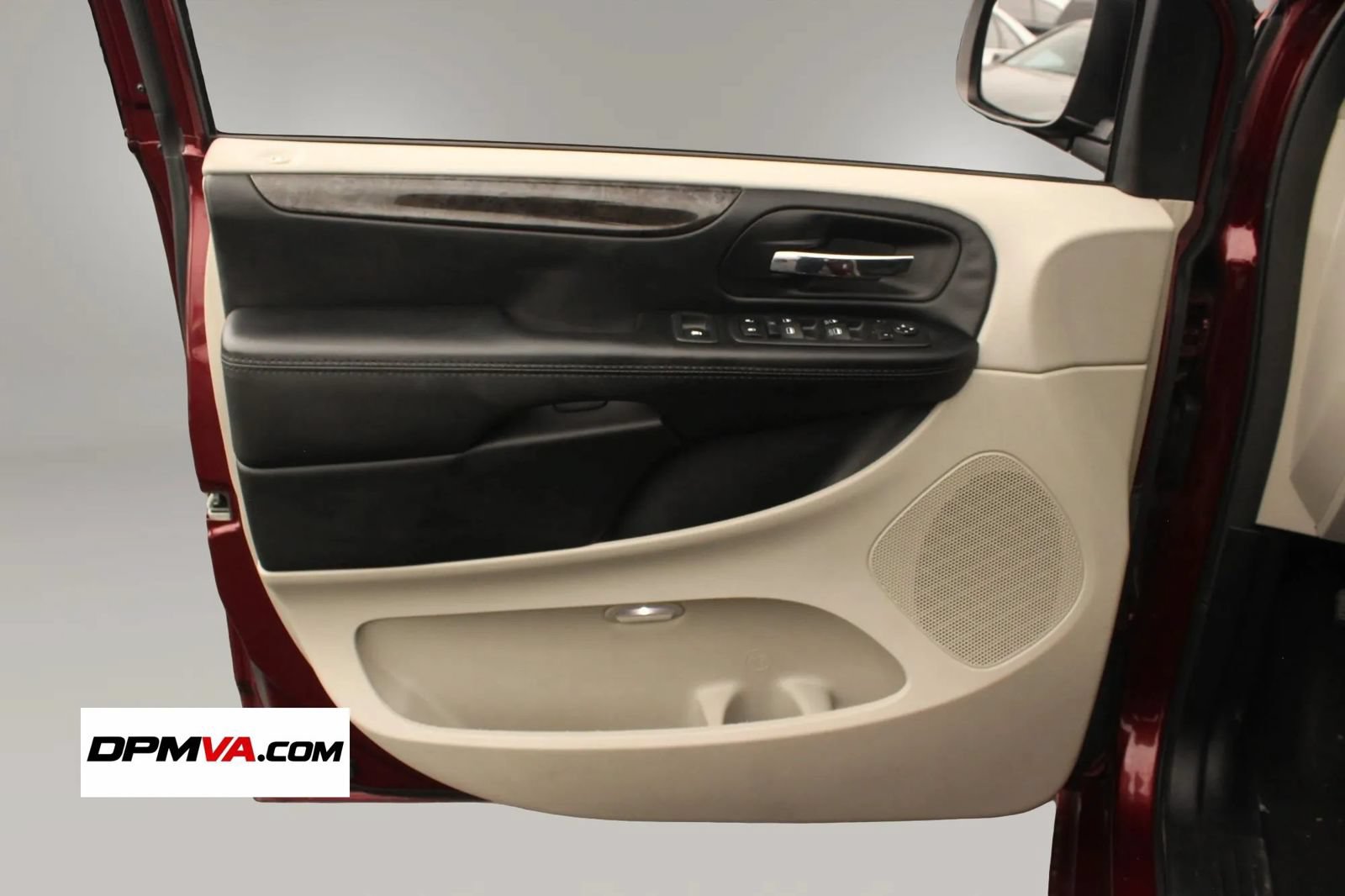 Used 2018 Dodge Grand Caravan SE w/ UConnect Hands-Free Group FWD image 15
