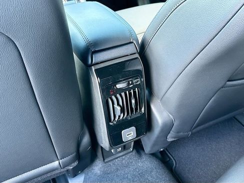 New 2026 Jeep Compass Latitude image 17