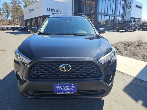 Used 2023 Toyota Corolla Cross LE image 9