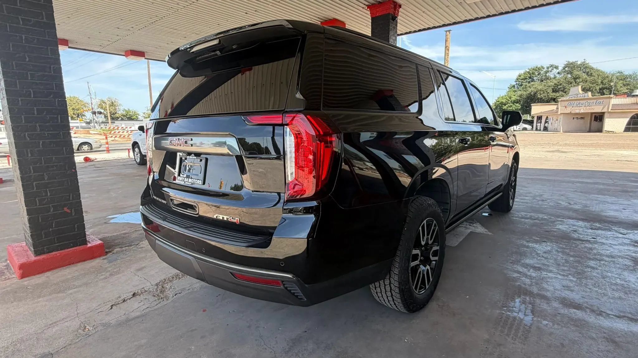 Used 2022 GMC Yukon XL AT4 w/ Max Trailering Package AWD/4WD image 5