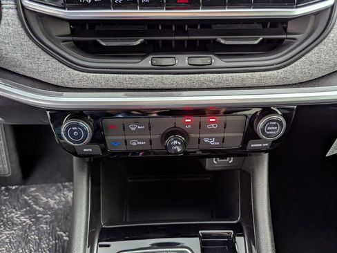 New 2026 Jeep Compass Latitude image 23