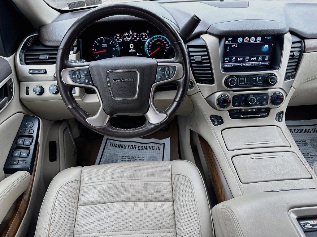 Used 2020 GMC Yukon XL Denali w/ Denali Premium Package AWD/4WD image 29