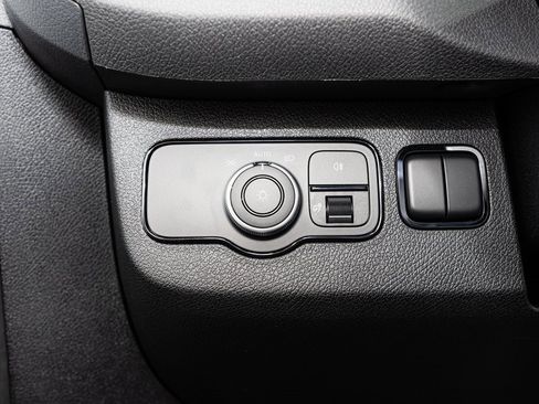 Used 2025 Mercedes-Benz Sprinter 3500 image 9