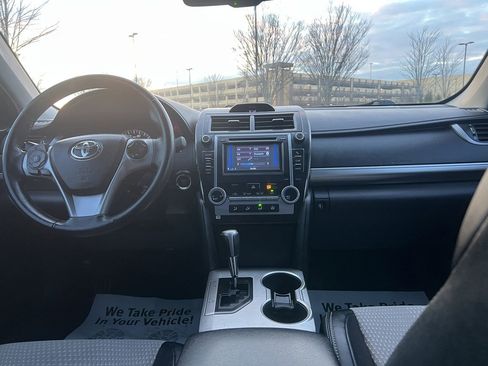 Used 2013 Toyota Camry SE w/ Convenience Pkg image 19