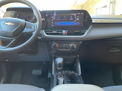 Used 2025 Chevrolet TrailBlazer LT FWD image 17