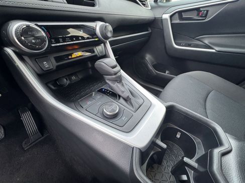 Used 2025 Toyota RAV4 LE image 40