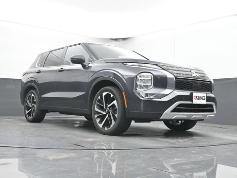 Used 2024 Mitsubishi Outlander SE AWD/4WD image 34