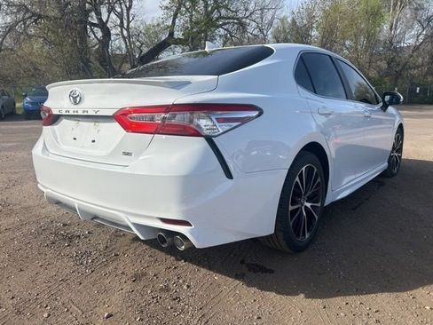 Used 2020 Toyota Camry SE w/ Convenience Package image 6