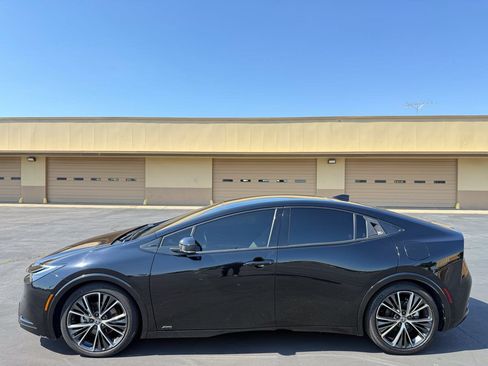 Used 2023 Toyota Prius Limited AWD/4WD image 5
